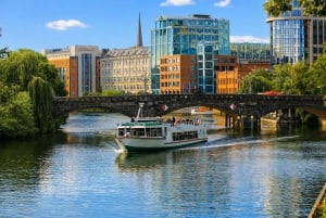 ベルリン：シャルロッテンブルクと政府地区を巡る夜のシュプレー川クルーズをお楽しみください