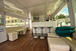 Berlin: Exclusive Boat Tour on a Solar-Powered Catamaran
