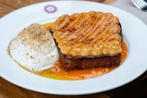 Berlin: Fine Dining Breakfast with Champagne in Schoneberg