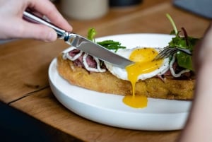 Berlin: Fine Dining Breakfast with Champagne in Schoneberg