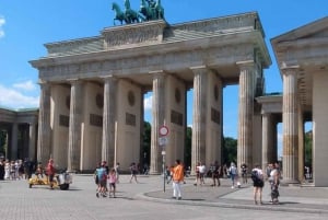 Berlijn: Van oost naar west & muur rondleiding per fiets met gids