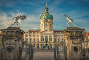 Berlin: Gameshow Sightseeing App Tour