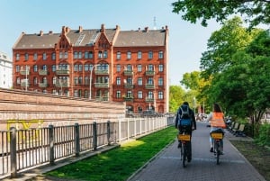 Berlin: Green City Guided Bike Tour