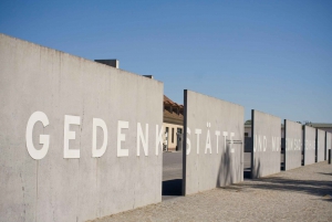 Berlin: Guided 4-Hour Sachsenhausen Small Group Bus Tour