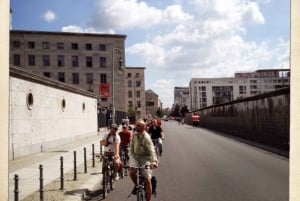 Berlin: Guided Bike Tour of the Berlin Wall and Third Reich