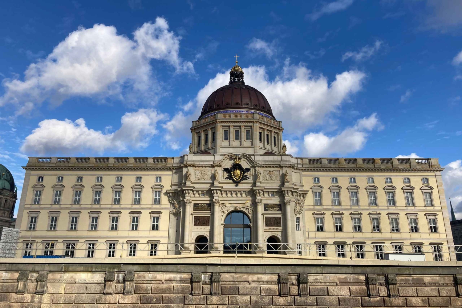 Berlino: Tour guidato dei palazzi da un insider