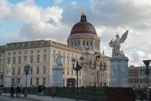 Berlino: Tour guidato dei palazzi da un insider