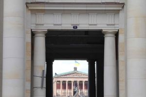 Berliini: Sisäpiiriläisen opastama palatsikierros