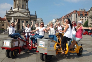 Berlin : Visite touristique guidée avec les vélos de conférence