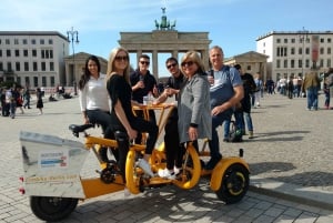 Berlín: Tour turístico guiado con bicicletas de conferencias