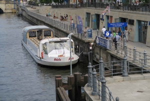 Berlin: Guided Spree River Sightseeing Cruise