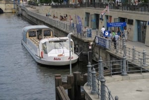Berlin: Sightseeing i båd med audioguide