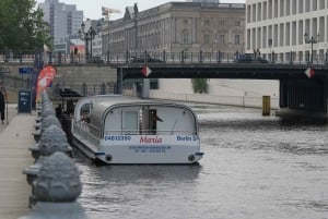 Berlin: Sightseeing i båd med audioguide