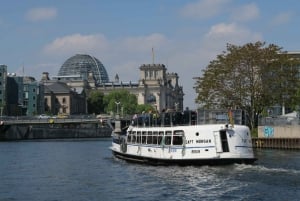 Berlin: Bootsrundfahrt mit Audioguide