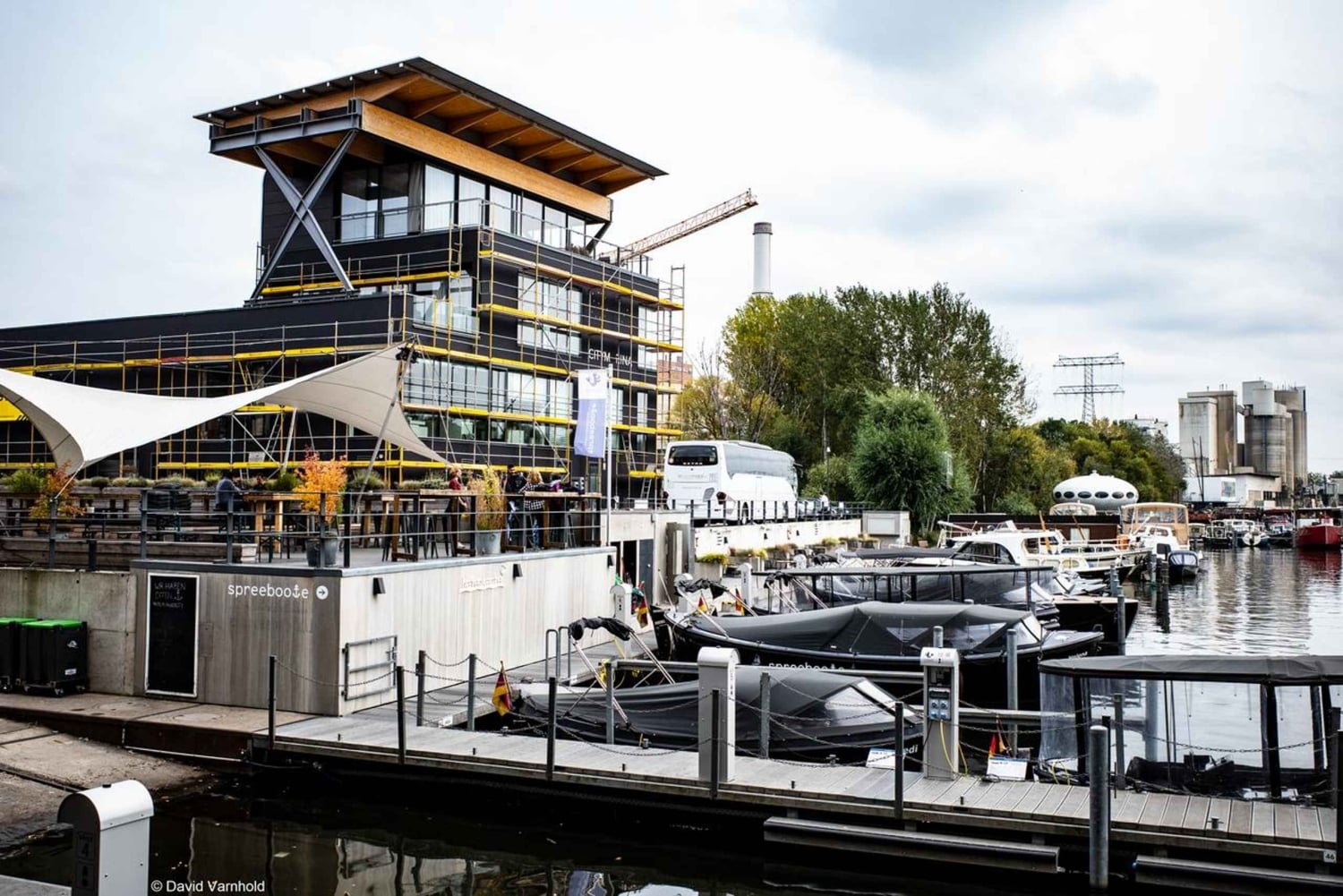 Berlin: Guided tour of Rummelsburg and the art quarter on the water