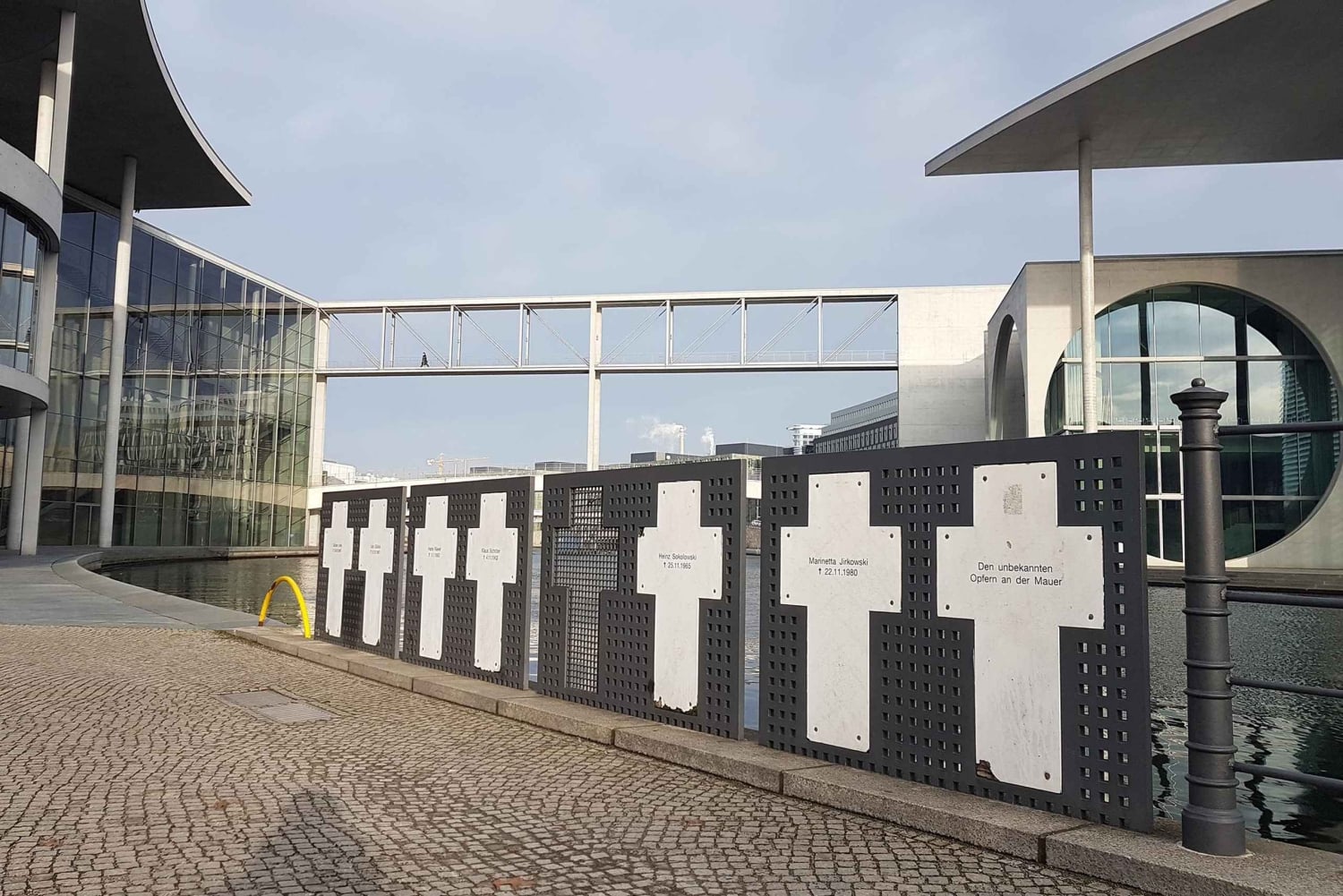 Berlin: Guided Walking Tour around the Reichstag