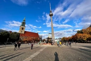 Berlin: Guided Walking Tour in English
