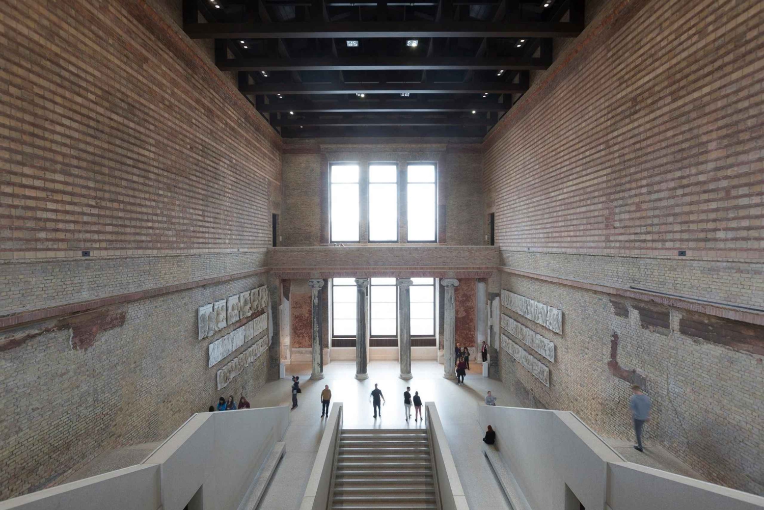 Berlin: Highlights Neues Museum Guided Tour