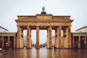 Búsqueda del tesoro autoguiada y visita guiada a lo más destacado de Berlín