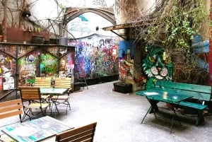 Berlin: Historic Backyards Guided Neighbourhood Walk