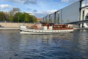 Berlin: Historisk båttur med sightseeing i stadskärnan