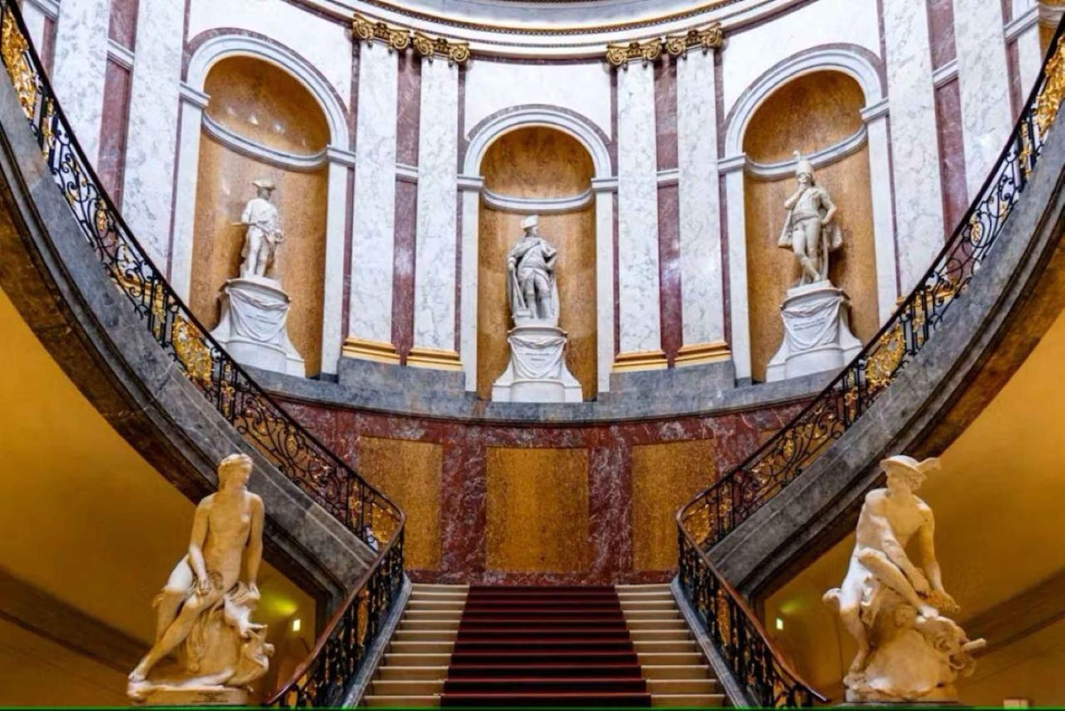 Berlin: historyczna wycieczka piesza z przewodnikiem po mieście z biletem wstępu na Wyspę Muzeów