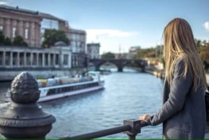 Berlin: Historic Guided Walking Tour with Museum Island Pass