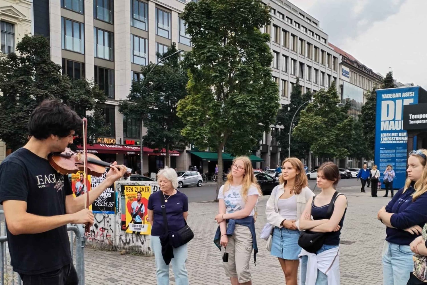 ベルリン：ライブ音楽付き歴史散策ツアー