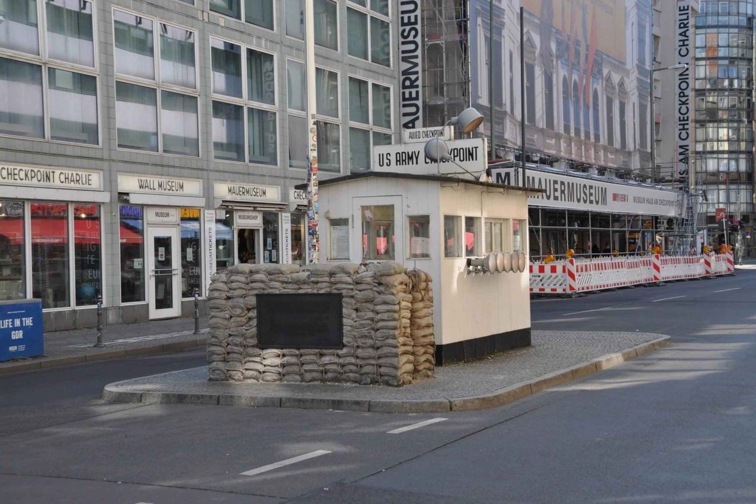 ベルリン：ライブ音楽付き歴史散策ツアー