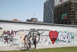 Berlin: History and alternative tracks with local guide