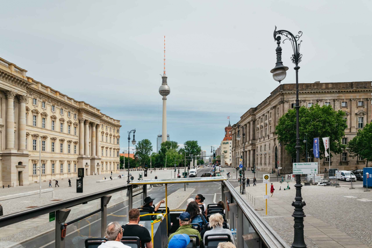 Berlin: Hop-on Hop-off Bus Tour with Live Commentary