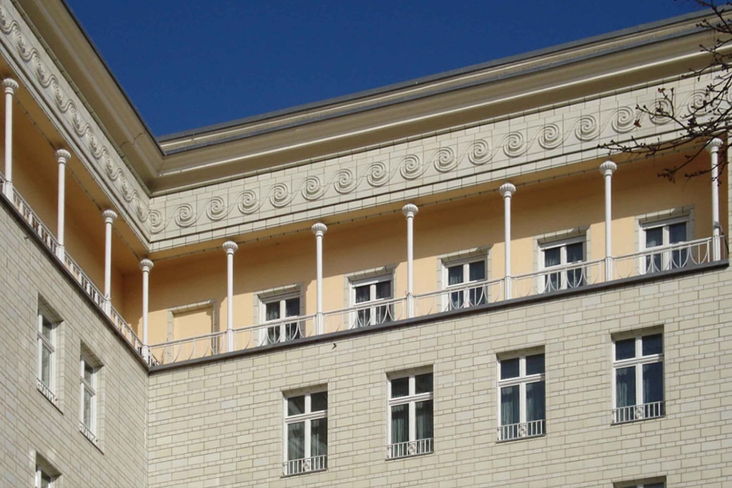 Berliini: Karl-Marx-Alleen 1950-luvun arkkitehtuurin kävelykierros