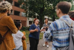 Berlin: Karl-Marx-Allee Tour of Life and Architecture in GDR