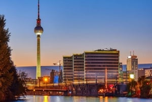 Berlijn: Lights Festival Open-Top Night Tour met live gids