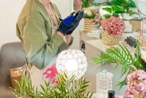 Berlin: Lipstick-Making Workshop with Prosecco