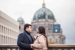 Berlin Love Story: Überraschungs-Heiratsantrag-Fotosession