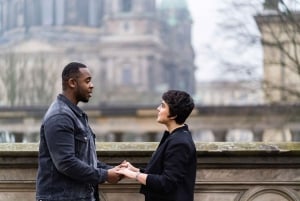 Berlin Love Story: Überraschungs-Heiratsantrag-Fotosession