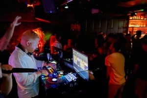 Berlin: Ludwig's Private Pub Crawl with VIP Club Entry