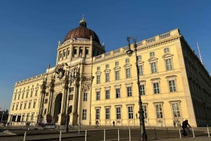 Berlin Mitte: opastettu kierros keskiaikaisen Berliinin tarinoiden maailmaan