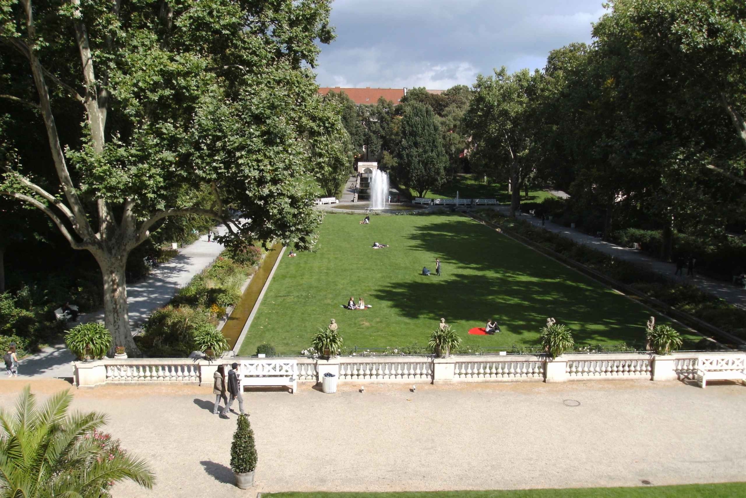 ベルリン：ノイケルン ウォーキング ツアー