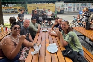 Berlino: Tour gastronomico guidato con degustazione di cibi di strada