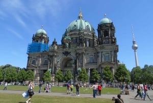Berlin: Panorama Sightseeing Tour live in English and German