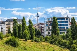 Berlin Prenzlauer Berg: Scavenger Hunt Self-Guided Tour