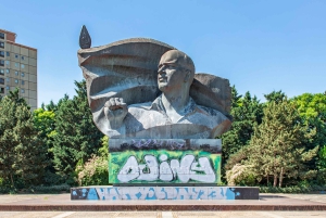 Berlin Prenzlauer Berg: Scavenger Hunt Self-Guided Tour