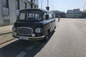 Berlin: Private 2-Hour Sightseeing Tour in Classic GDR Van