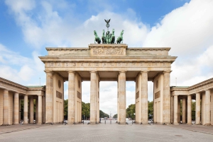 Berlin: Private 2-Hour Sightseeing Tour in Classic GDR Van