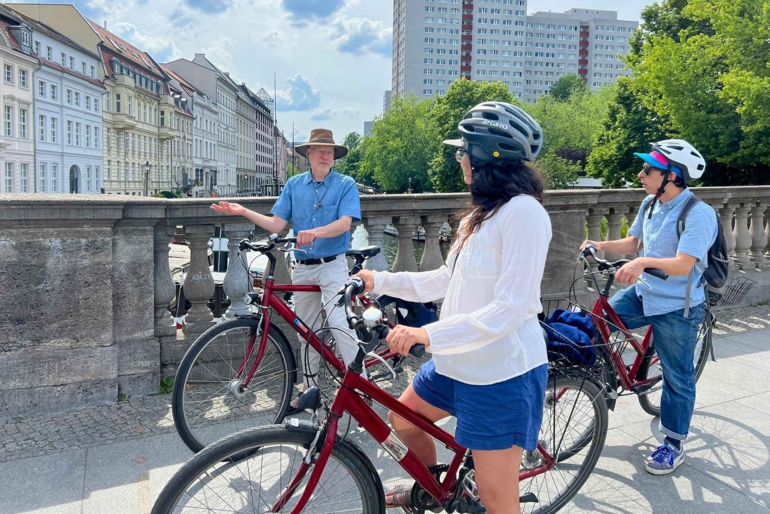 Berlin: Private Bike Tour of Iconic Sights & Local Secrets