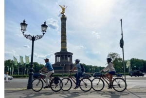 Berlin: Private Bike Tour of Iconic Sights & Local Secrets