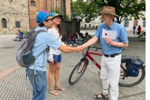 Berlin: Private Bike Tour of Iconic Sights & Local Secrets