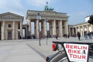 Berlin: private Bike Tour Through City Center